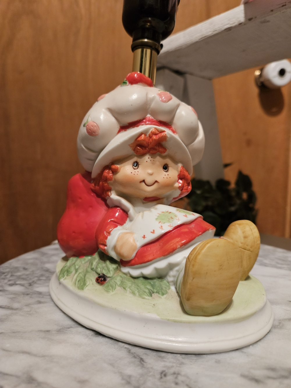 Vintage Ceramic Strawberry Shortcake Lamp